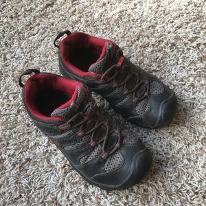 keen koven hiking sneaker